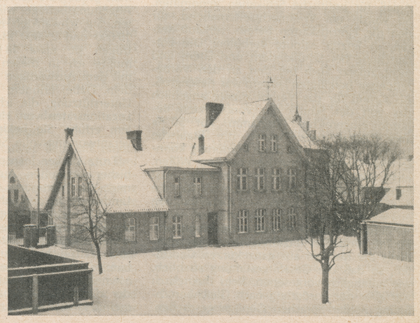 Janischken (Joniškė), Alte Volksschule im Winterkleid, Schulstraße 29