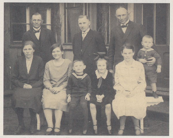 Memel, Pastor Christof Schernus mit Familie und Verwandten, Mühlenstraße