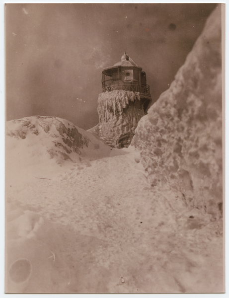 Memel, Nordermole, vereister Leuchtturm