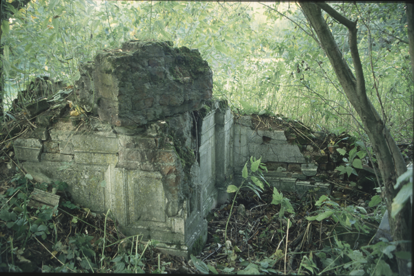 Kleinbeinuhnen (Ульяновское), Schloss, Reste des Sockelgeschosses