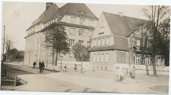 Königsberg (Pr.), Hindenburg-Oberrealschule für Jungen, Wallring 43-45
