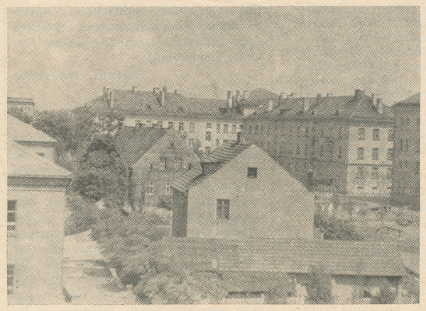 Bommelsvitte (Bomelio Vitė), Ältere Häuser inmitten großer Wohnblocks