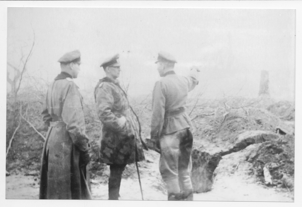 Seerappen, Offiziere bei einer Lagebesprechung