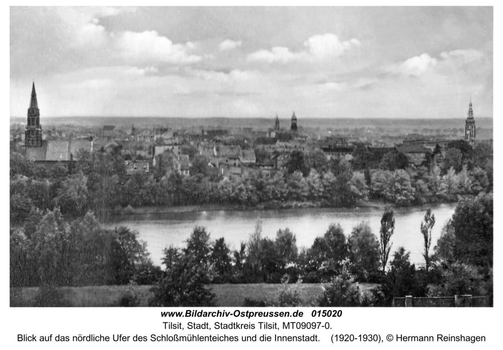 Tilsit, Blick auf das nördliche Ufer des Schloßmühlenteiches und die Innenstadt