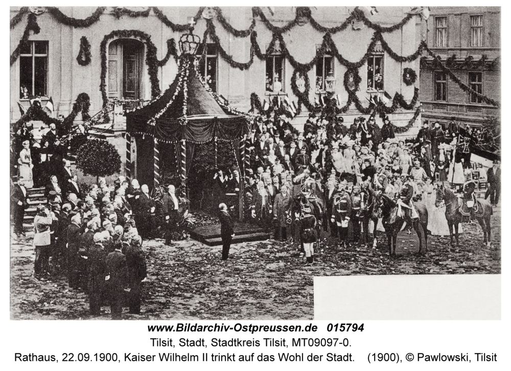 Tilsit, Rathaus, 22.09.1900, Kaiser Wilhelm II trinkt auf das Wohl der Stadt