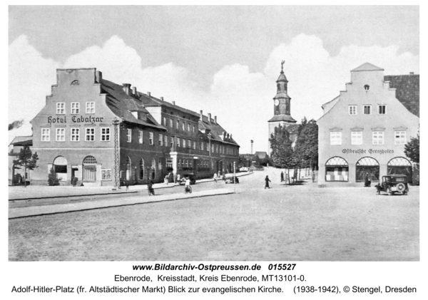 Ebenrode, Adolf-Hitler-Platz (fr. Altstädtischer Markt) Blick zur evangelischen Kirche