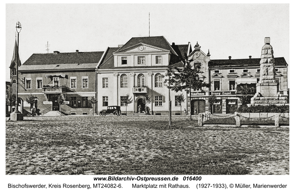 Bischofswerder, Marktplatz mit Rathaus