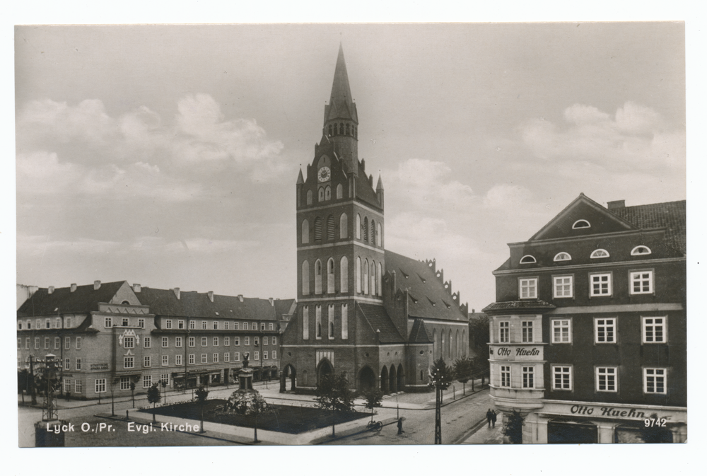 Lyck, Evangelische Kirche und Kriegerdenkmal