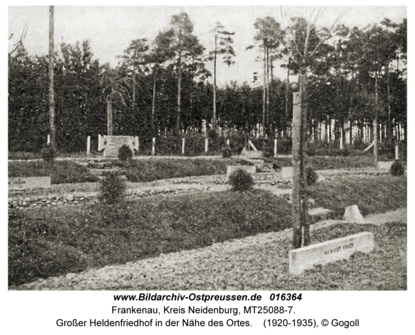 Frankenau Kr. Neidenburg, Großer Heldenfriedhof in der Nähe des Ortes