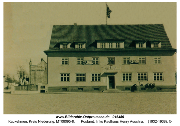 Kaukehmen, Postamt, links Kaufhaus Henry Auschra