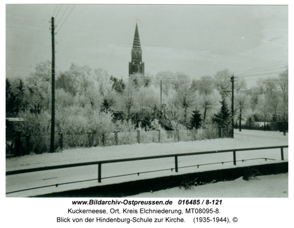 Kuckerneese, Blick von der Hindenburg-Schule zur Kirche