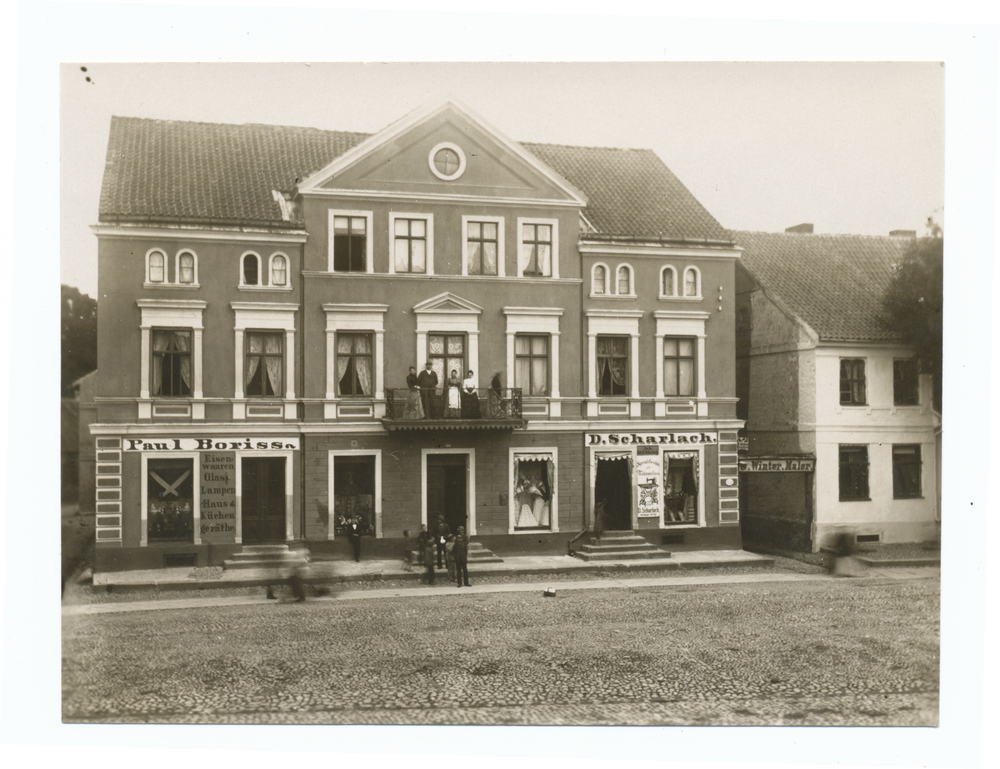 Lyck, Hauptstraße 60, Geschäftshaus von D. Scharlach und Paul Boriss