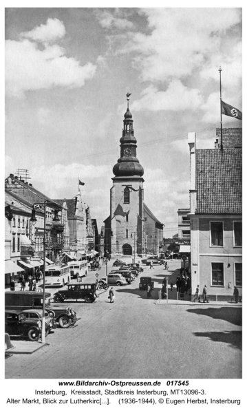 Insterburg, Alter Markt, Blick zur Lutherkirche, rechts Altes Rathaus