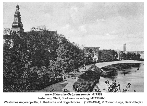 Insterburg, Westliches Angerapp-Ufer, Lutherkirche und Bogenbrücke