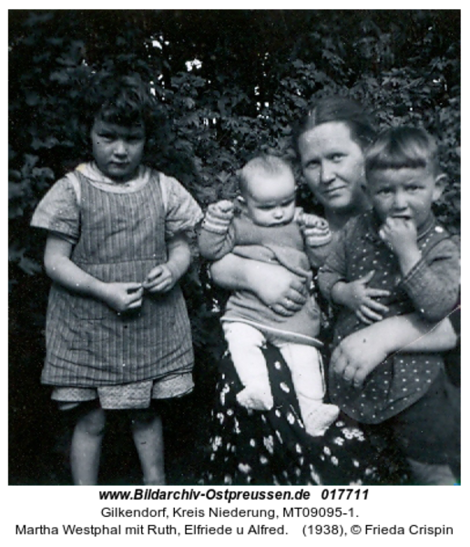 Gilkendorf, Martha Westphal mit Ruth, Elfriede u Alfred