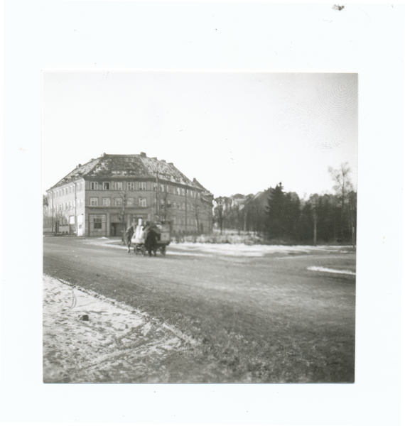 Tilsit, Clausiusstraße, Blick auf das Eckhaus mit dem Konsum, nach der Zerstörung