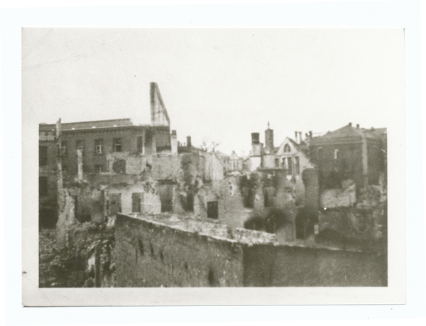 Tilsit, Oberst-Hoffmann-Str., Blick zum Gerichtsgebäude in der Angerpromenade nach der Zerstörung