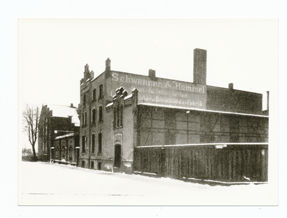 Tilsit, Kirchenstr, Ecke Fabrikstr., Seifenfabrik Schwenner und Hummel, Fabrikgebäude mit Lagerplatz