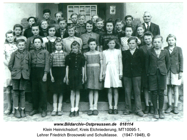 Klein Heinrichsdorf, Lehrer Friedrich Brosowski und Schulklasse