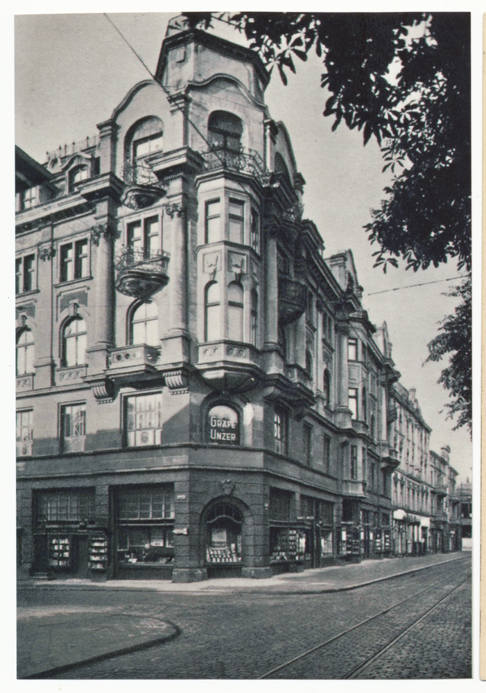 Königsberg (Pr.), Paradeplatz 6, Ecke Theaterstraße (links), Haus der Bücher