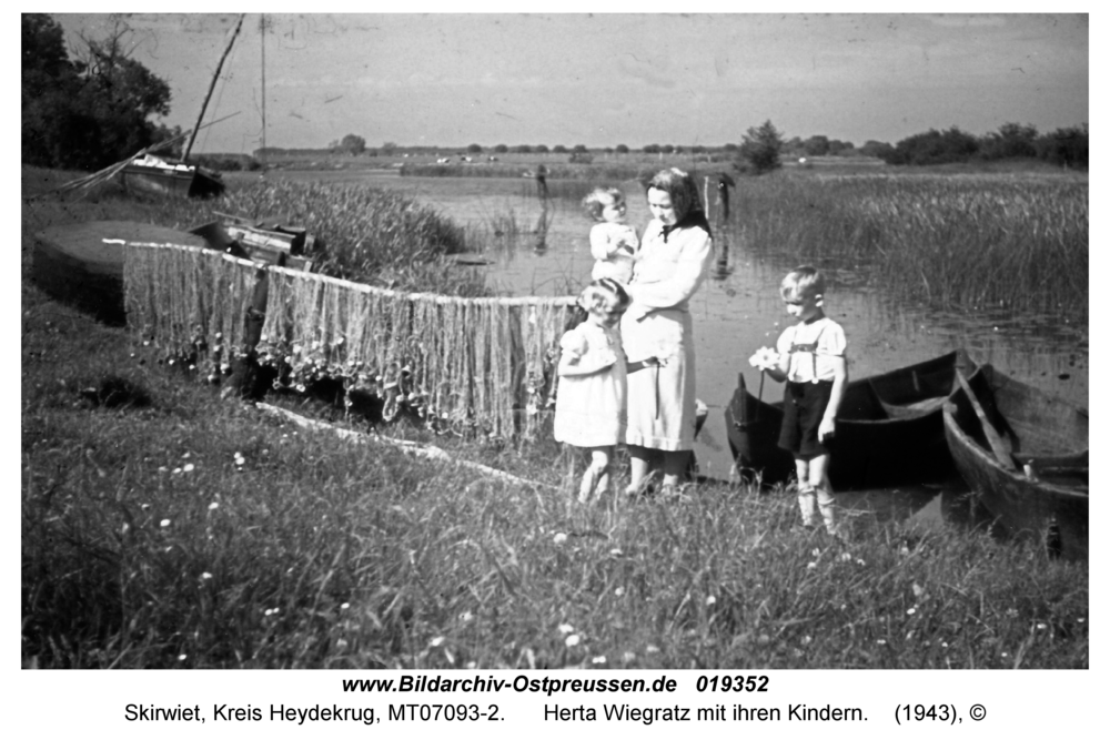 Skirwiet, Herta Wiegratz mit ihren Kindern