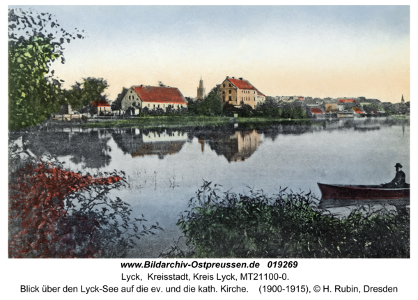 Lyck, Blick über den Lyck-See auf die ev. und die kath. Kirche