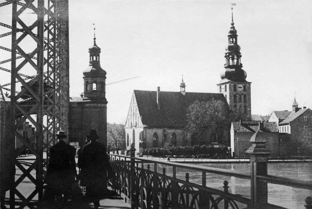 Tilsit, Blick von der Luisen-Brücke auf die Deutsche Kirche