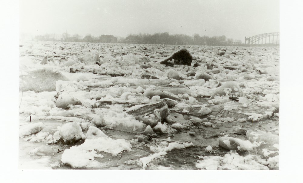 Tilsit, Eisgang auf der Memel, Blick nach Übermemel