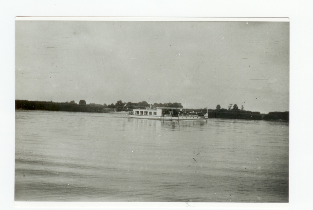 Tilsit, Motorschiff "Ursula" auf dem Weg zum Schloßberg