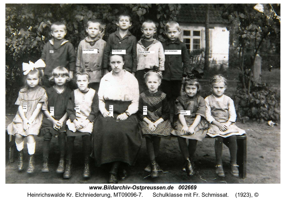 Heinrichswalde, Schulklasse mit Fr. Schmissat