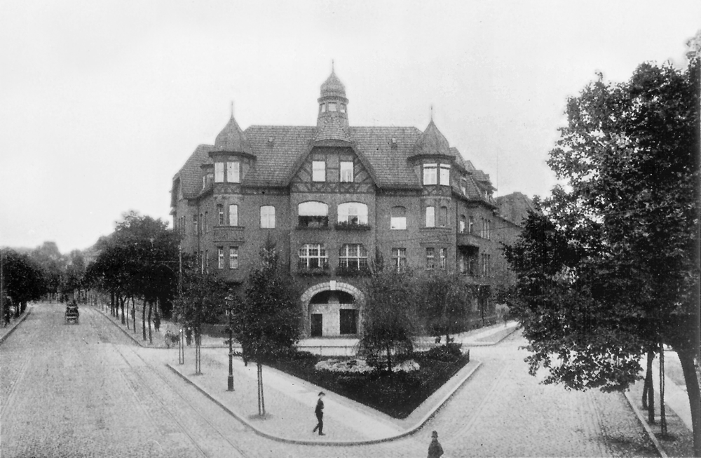 Tilsit, Thesingplatz, Eckhaus Clausius- und Grabenstr., Blick in die Clausiusstr.