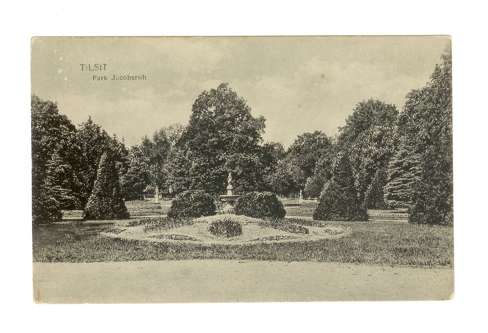 Tilsit, Park Jakobsruh, Ausstellungsplatz, Brunnen mit Mädchen und Skulpturen