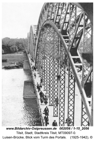 Tilsit, Luisen-Brücke, Blick vom Turm des Portals