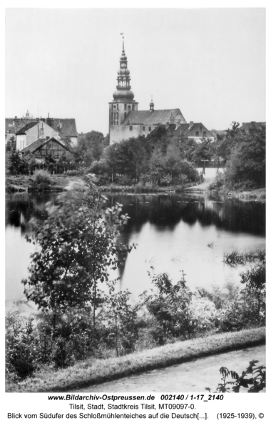 Tilsit, Blick vom Südufer des Schloßmühlenteiches auf die Deutsche Kirche