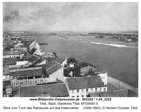 Tilsit, Blick vom Turm des Rathauses auf das Hafenviertel