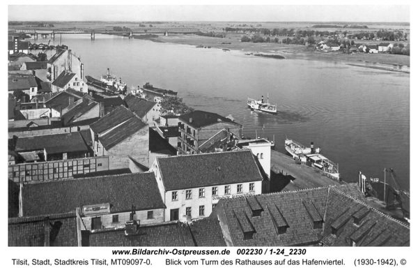 Tilsit, Blick vom Turm des Rathauses auf das Hafenviertel