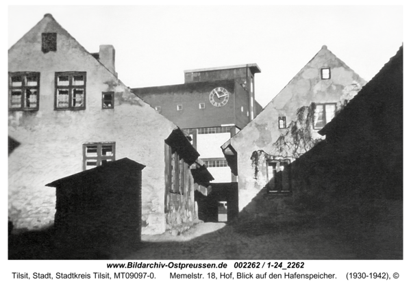 Tilsit, Memelstr. 18, Hof, Blick auf den Hafenspeicher