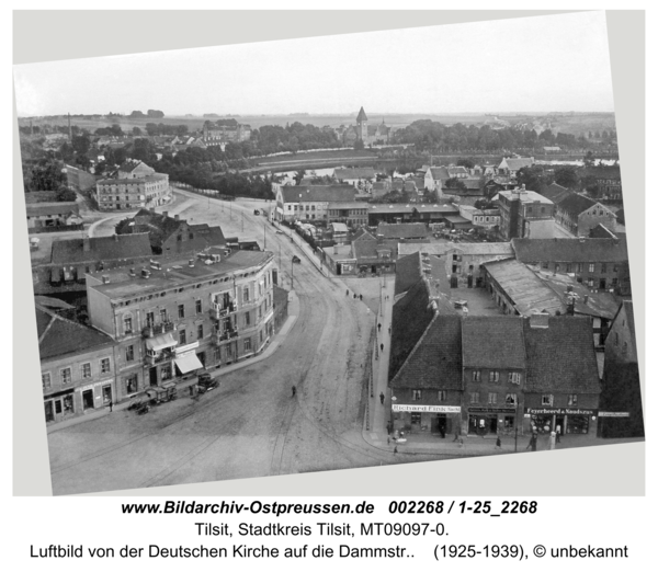Tilsit, Luftbild von der Deutschen Kirche auf die Dammstr.