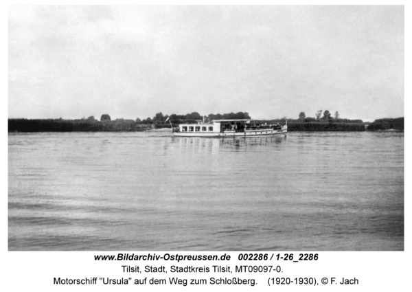 Tilsit, Motorschiff "Ursula" auf dem Weg zum Schloßberg