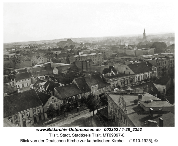 Tilsit, Blick von der Deutschen Kirche zur katholischen Kirche