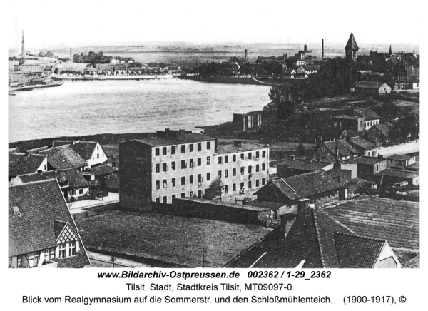 Tilsit, Blick vom Realgymnasium auf die Sommerstr. und den Schloßmühlenteich