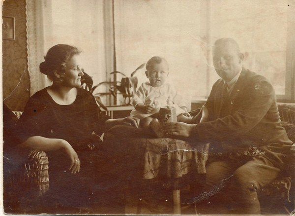 Rastenburg, Oberteichstraße 5, Familie Fischer
