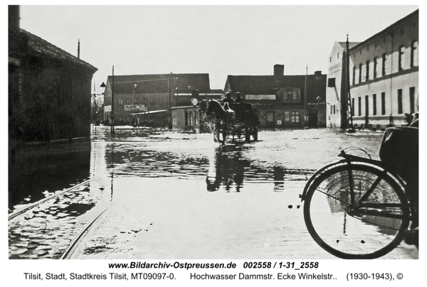 Tilsit, Hochwasser Dammstr. Ecke Winkelstr.