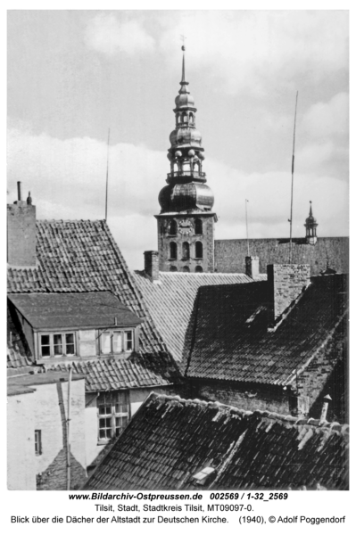 Tilsit, Blick über die Dächer der Altstadt zur Deutschen Kirche