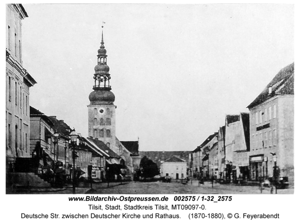 Tilsit, Deutsche Str. zwischen Deutscher Kirche und Rathaus