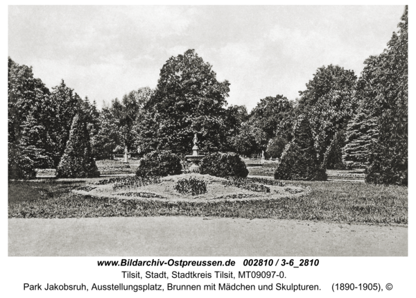 Tilsit, Park Jakobsruh, Ausstellungsplatz, Brunnen mit Mädchen und Skulpturen