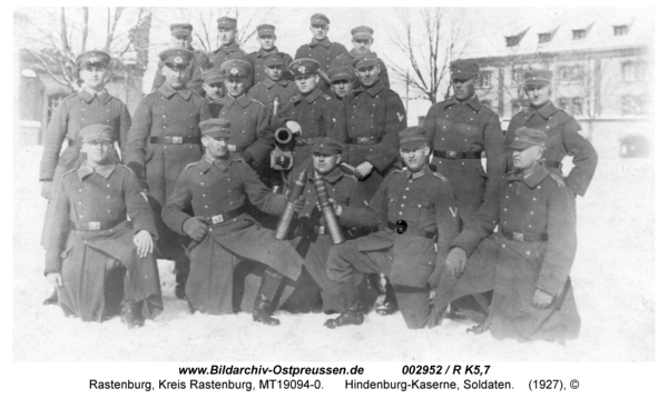 Rastenburg, Hindenburgstraße, Hindenburg-Kaserne, Soldaten