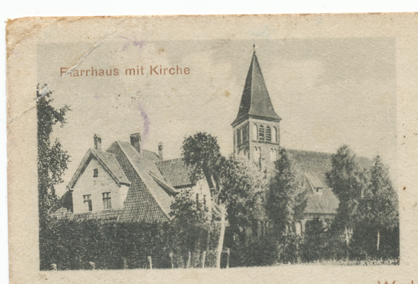 Sandkirchen, Pfarrhaus mit Kirche