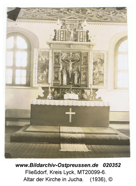 Fließdorf, Altar der Kirche in Jucha