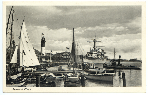 Pillau, Seestadt, Boote und Kriegsschiff am Kai